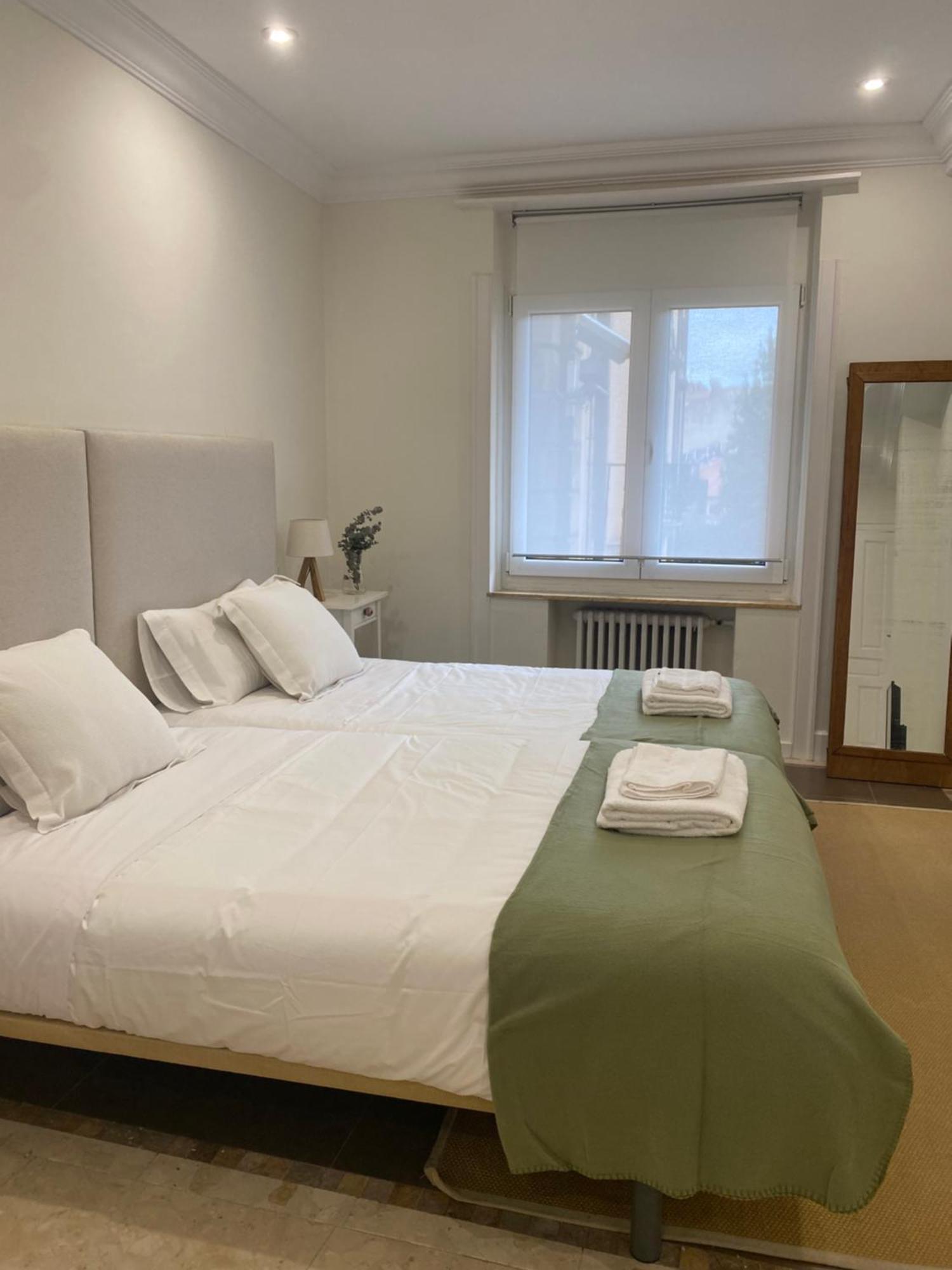 Nuevo! Piso Al Lado De Catedral - Oviedo Appartement Buitenkant foto